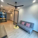 The Wave 2Br Seaview - High Floor L Unifi